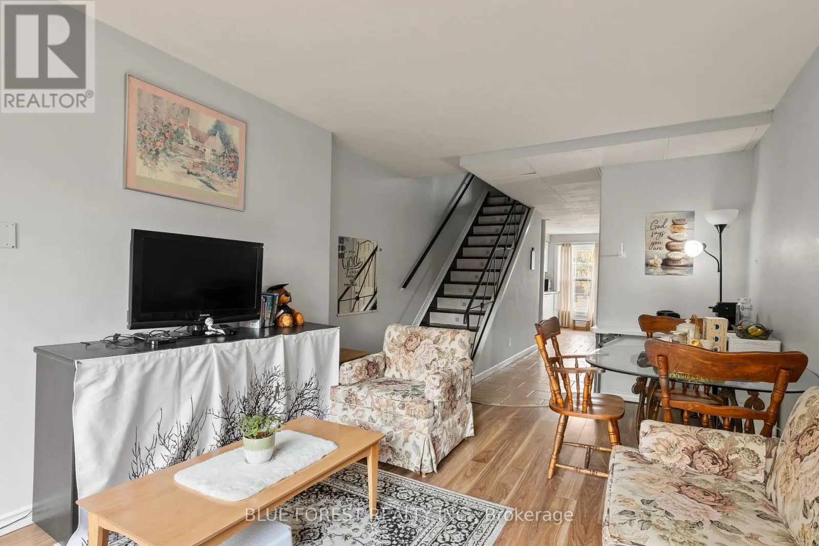 63 ARBOUR GLEN CRESCENT