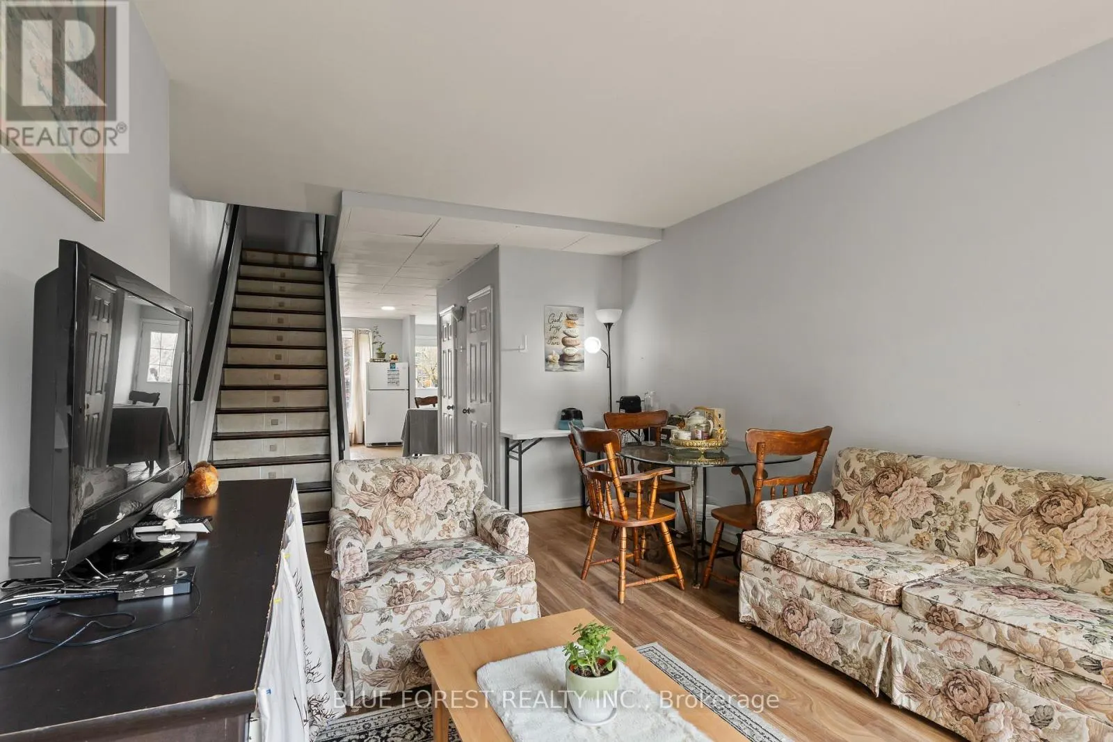 63 ARBOUR GLEN CRESCENT