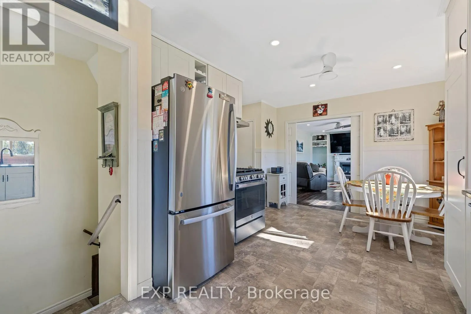 1637 WINDHAM 7, R. R. #3 ROAD