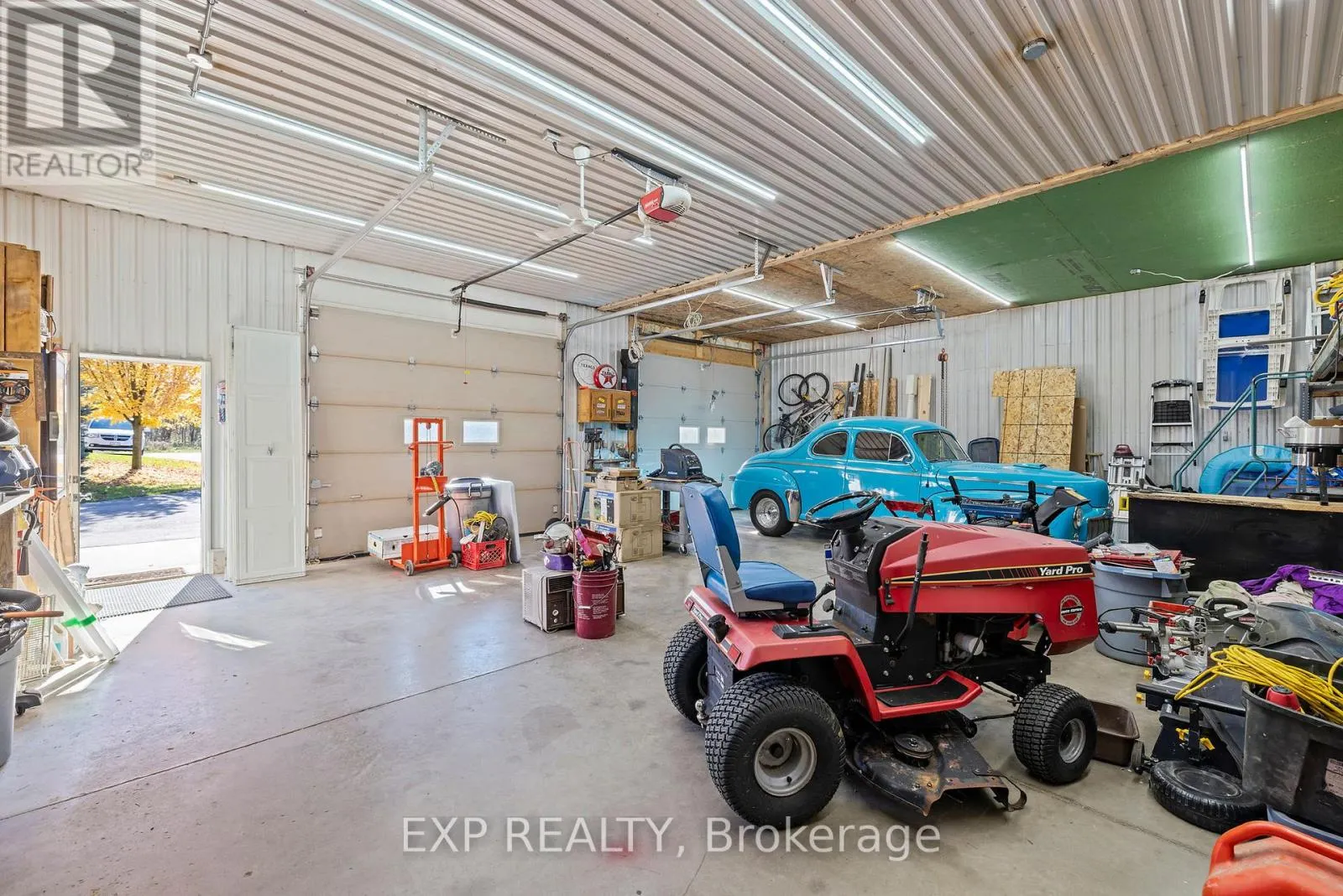 1637 WINDHAM 7, R. R. #3 ROAD