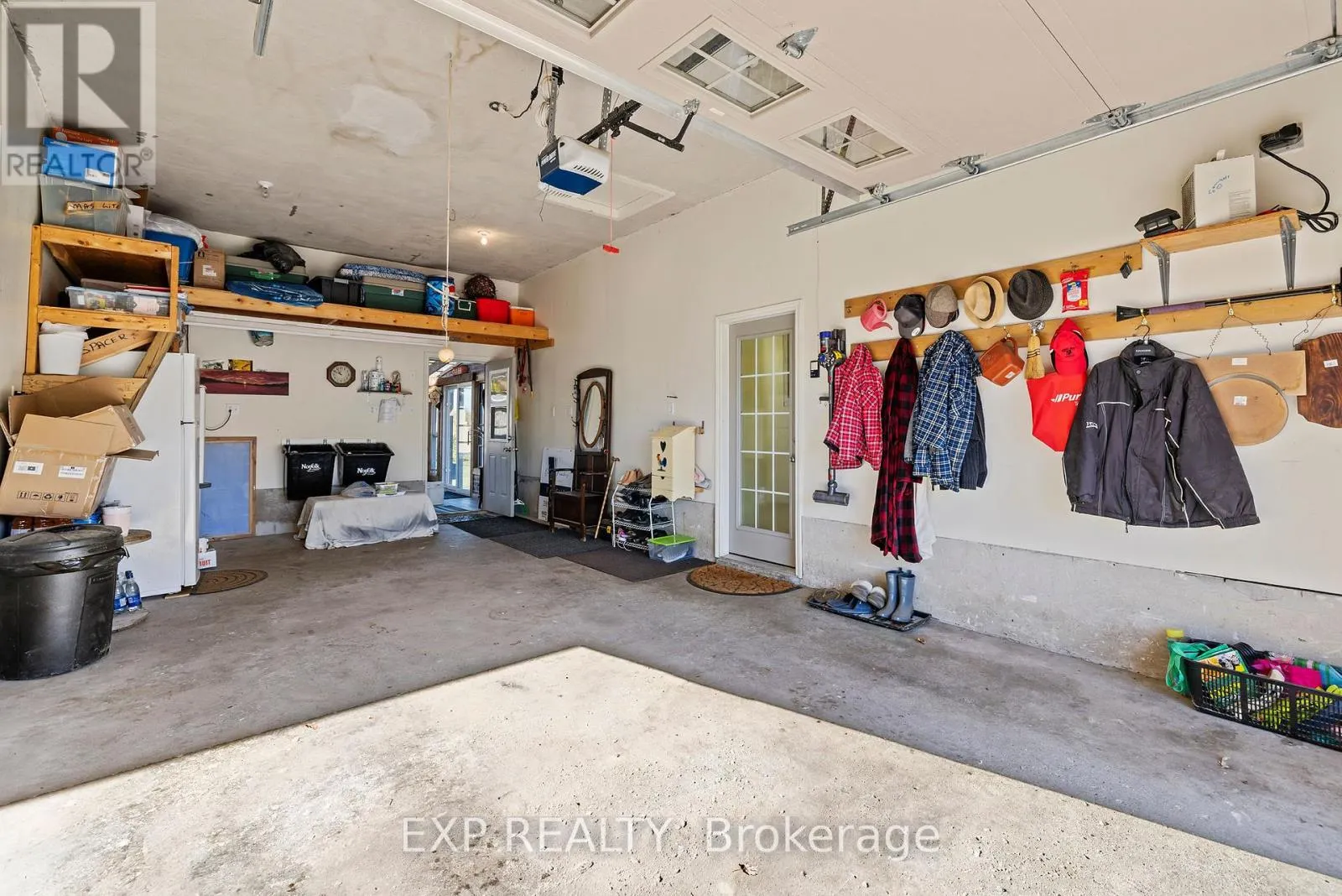 1637 WINDHAM 7, R. R. #3 ROAD