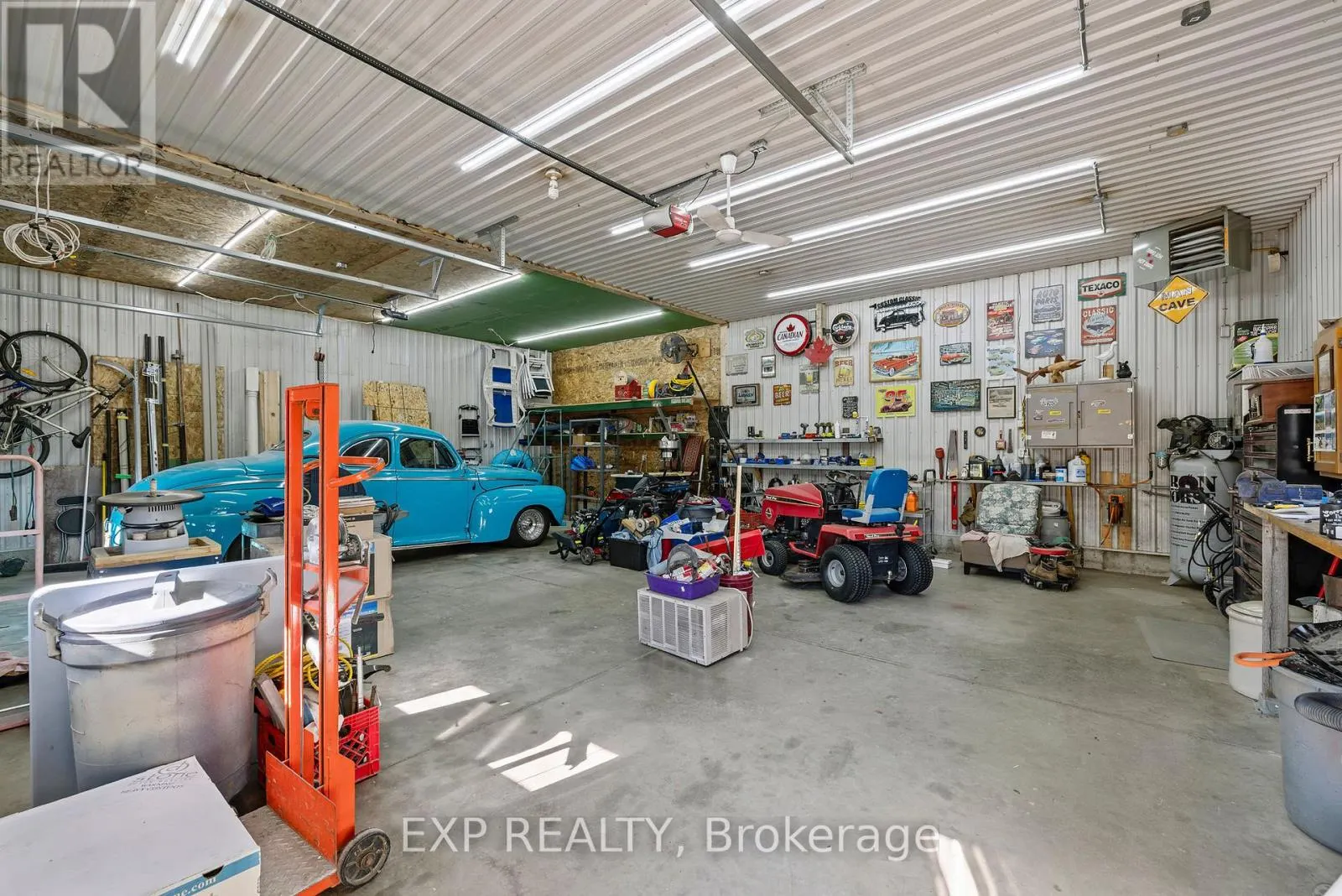 1637 WINDHAM 7, R. R. #3 ROAD