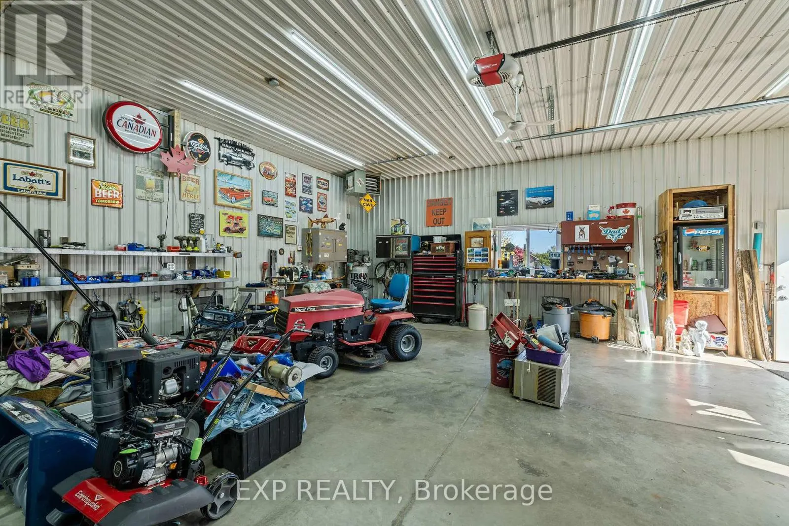 1637 WINDHAM 7, R. R. #3 ROAD