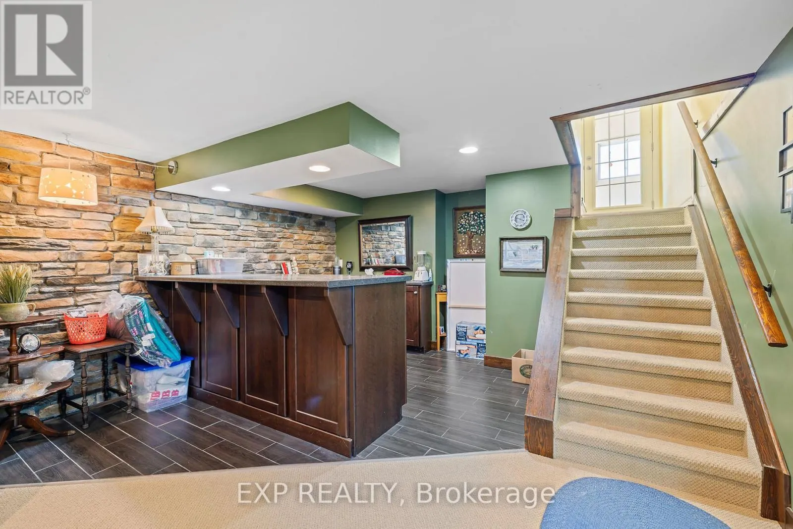 1637 WINDHAM 7, R. R. #3 ROAD