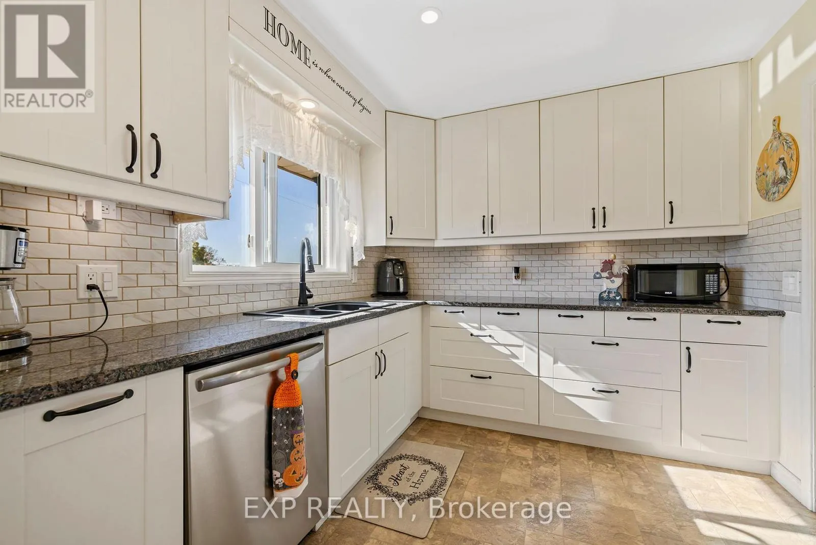 1637 WINDHAM 7, R. R. #3 ROAD