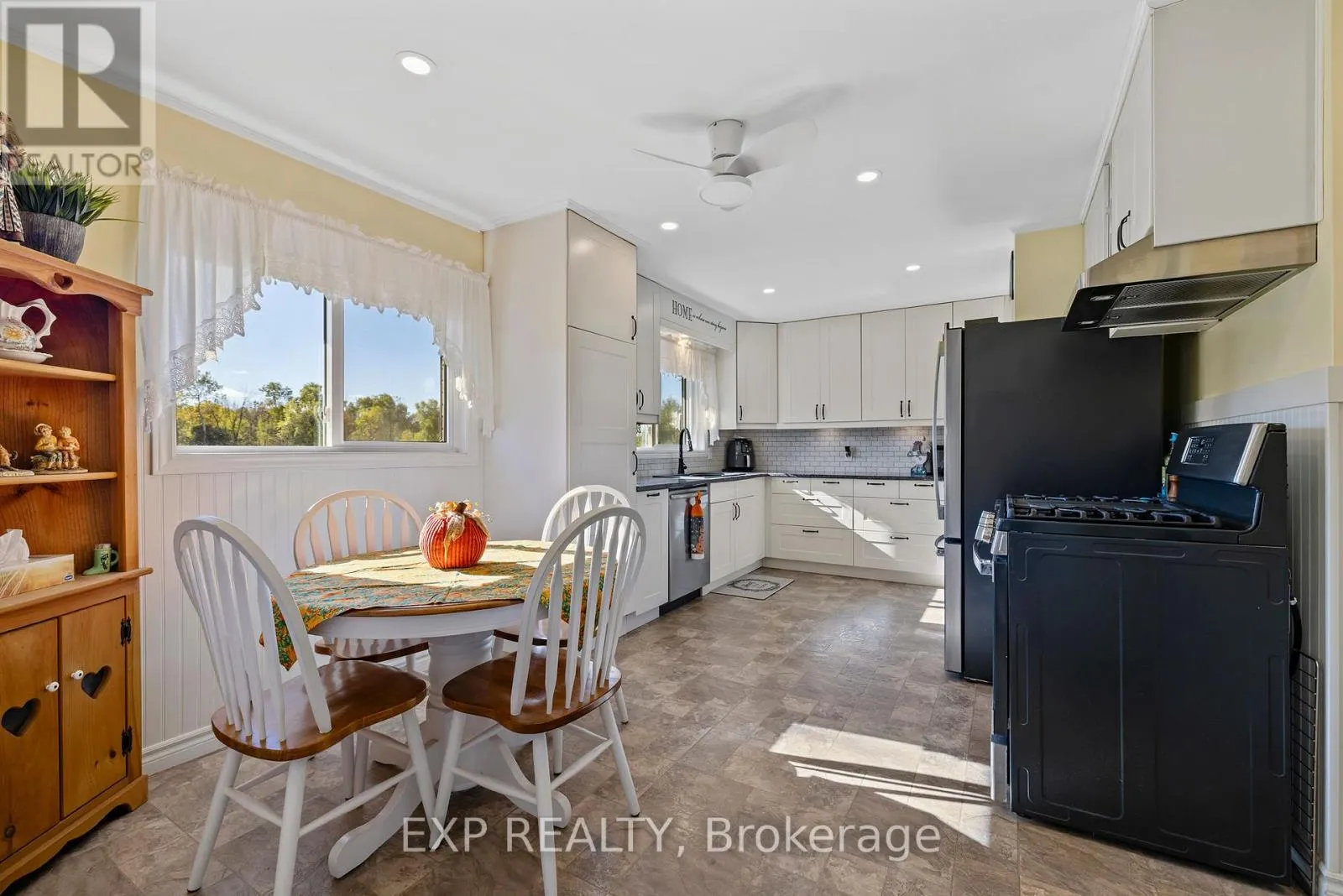 1637 WINDHAM 7, R. R. #3 ROAD