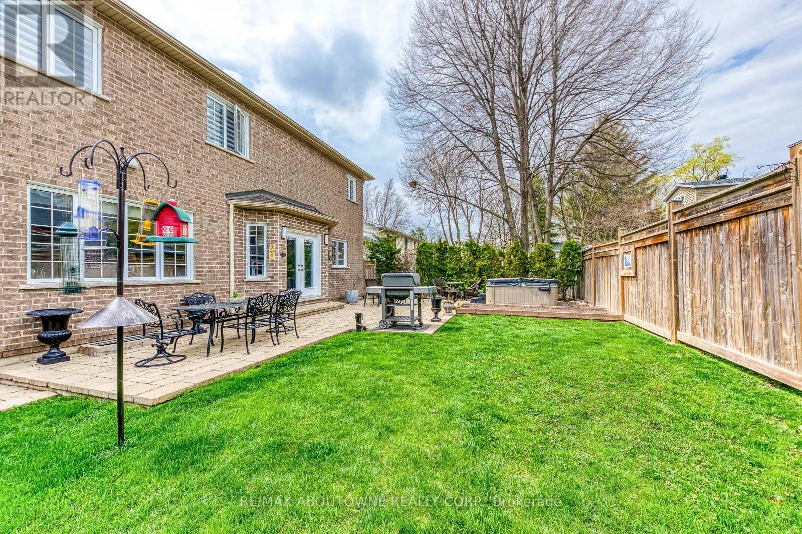 20 VINEGAR HILL STREET