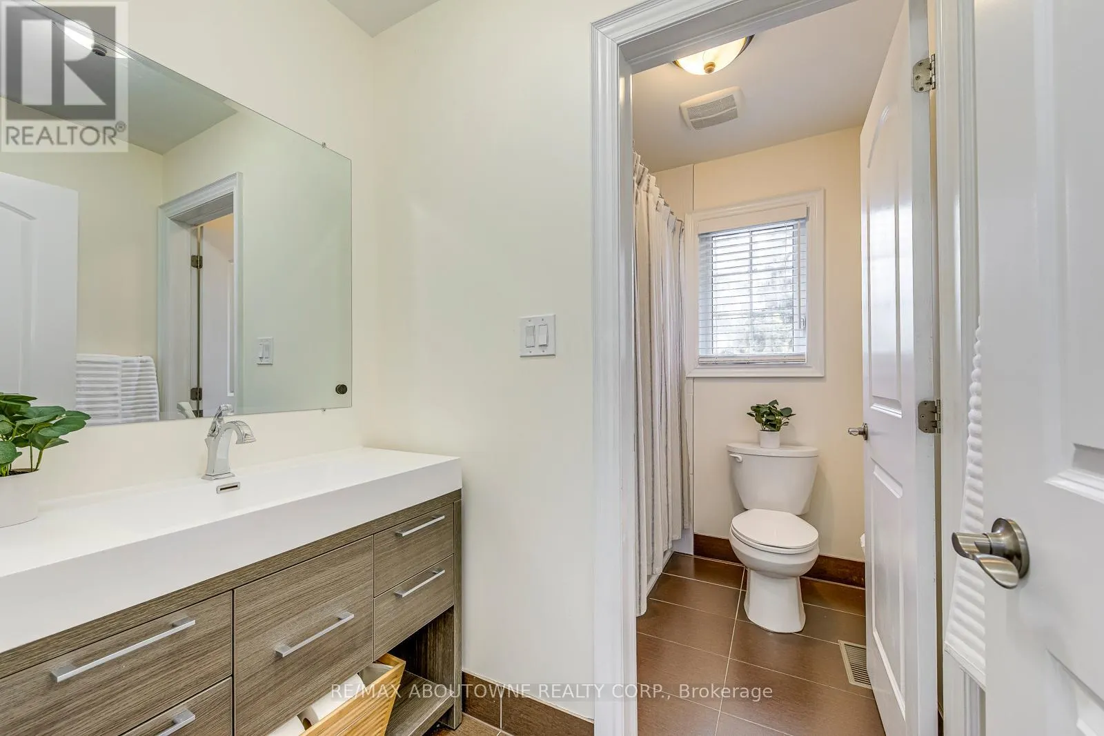 20 VINEGAR HILL STREET