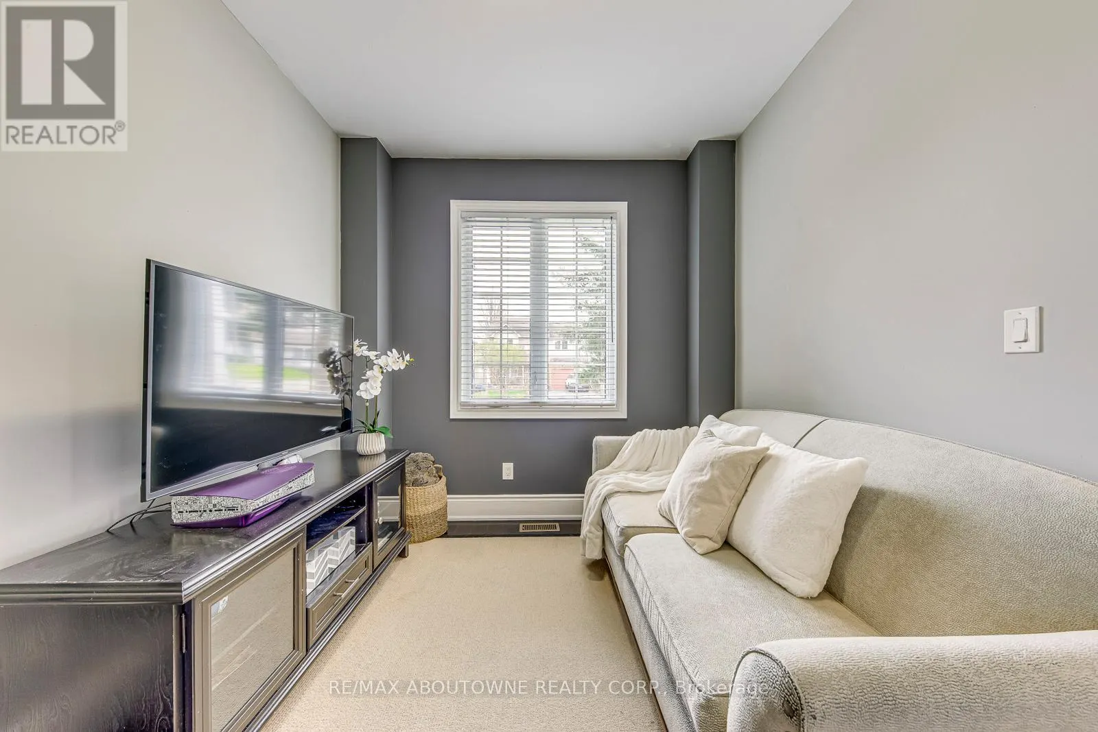 20 VINEGAR HILL STREET