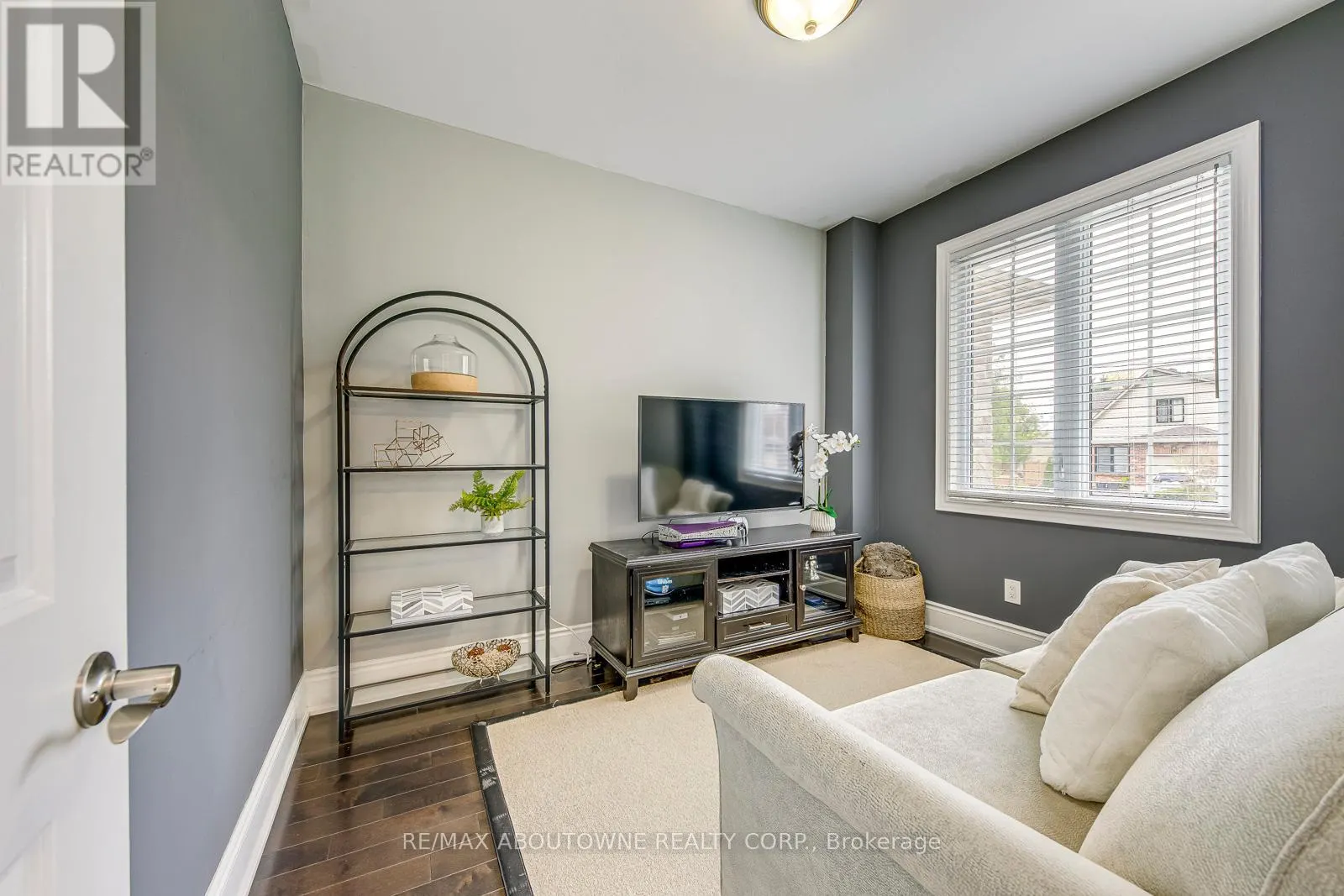 20 VINEGAR HILL STREET