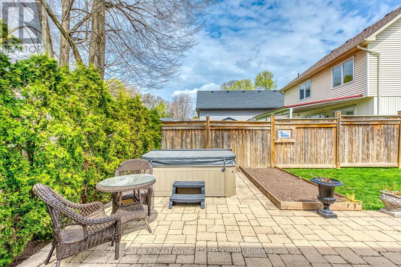 20 VINEGAR HILL STREET