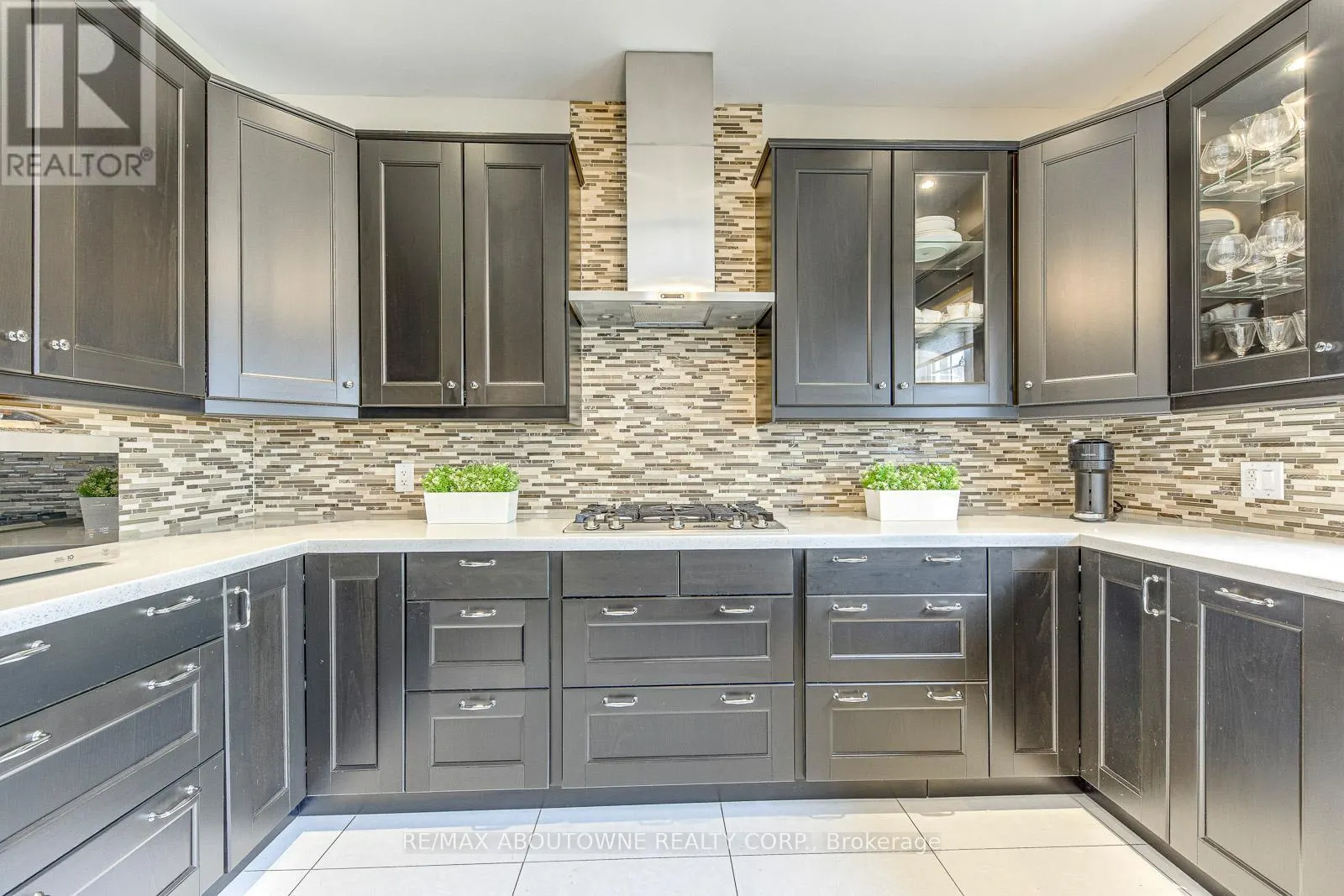 20 VINEGAR HILL STREET