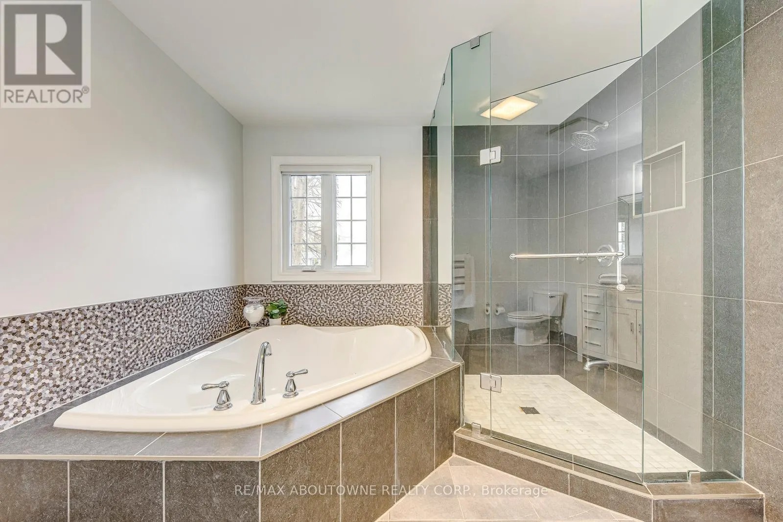 20 VINEGAR HILL STREET