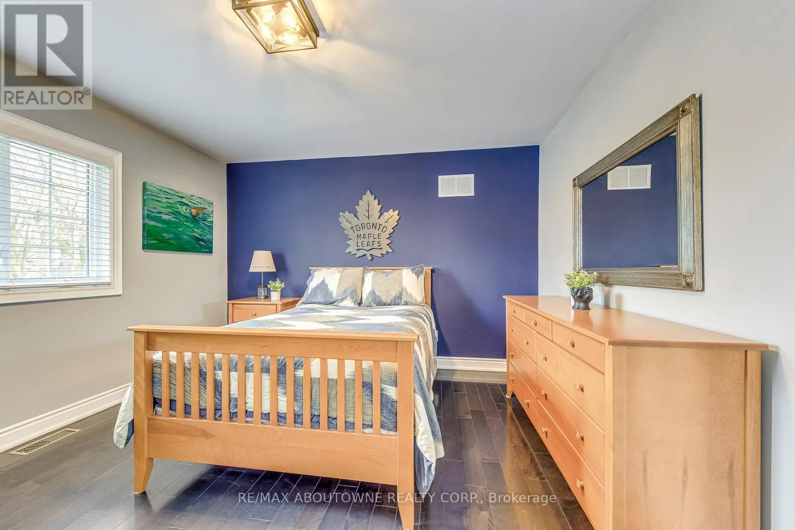 20 VINEGAR HILL STREET