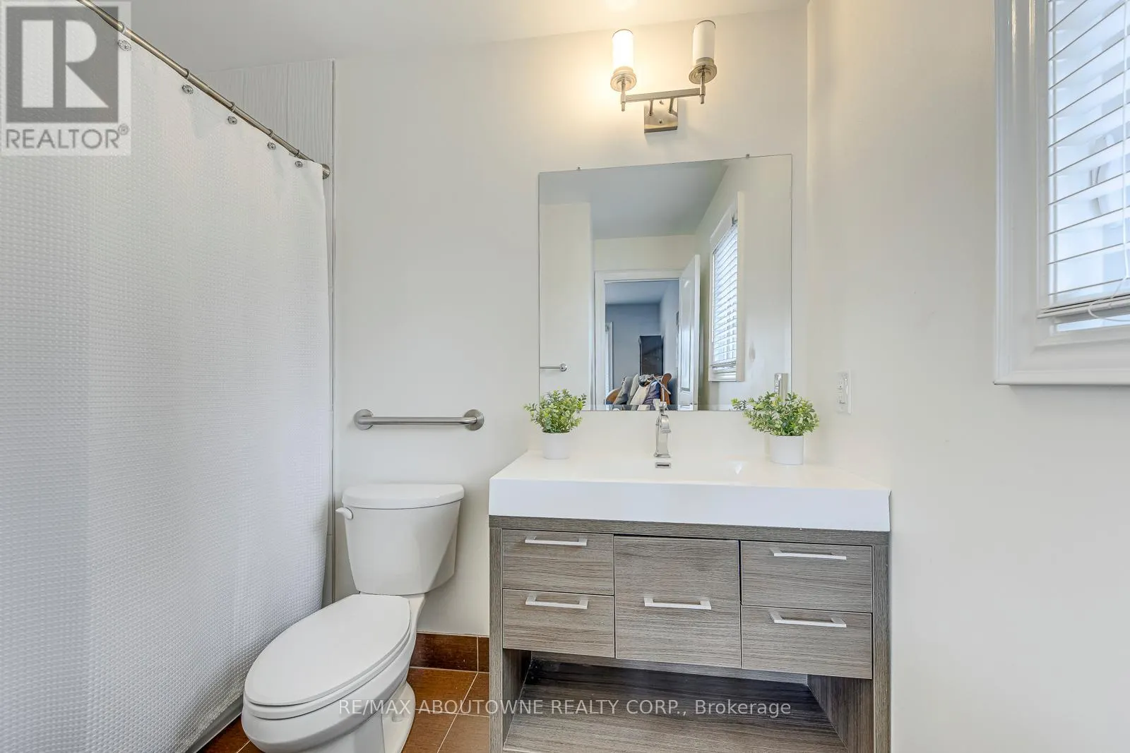 20 VINEGAR HILL STREET