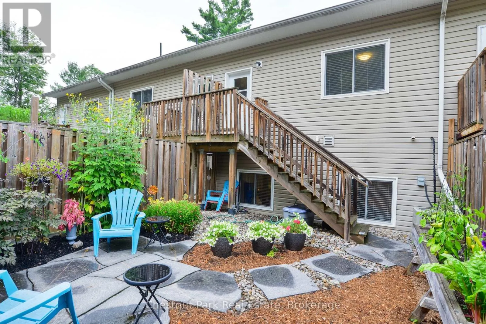 5 - 99 MAIN STREET W, #5