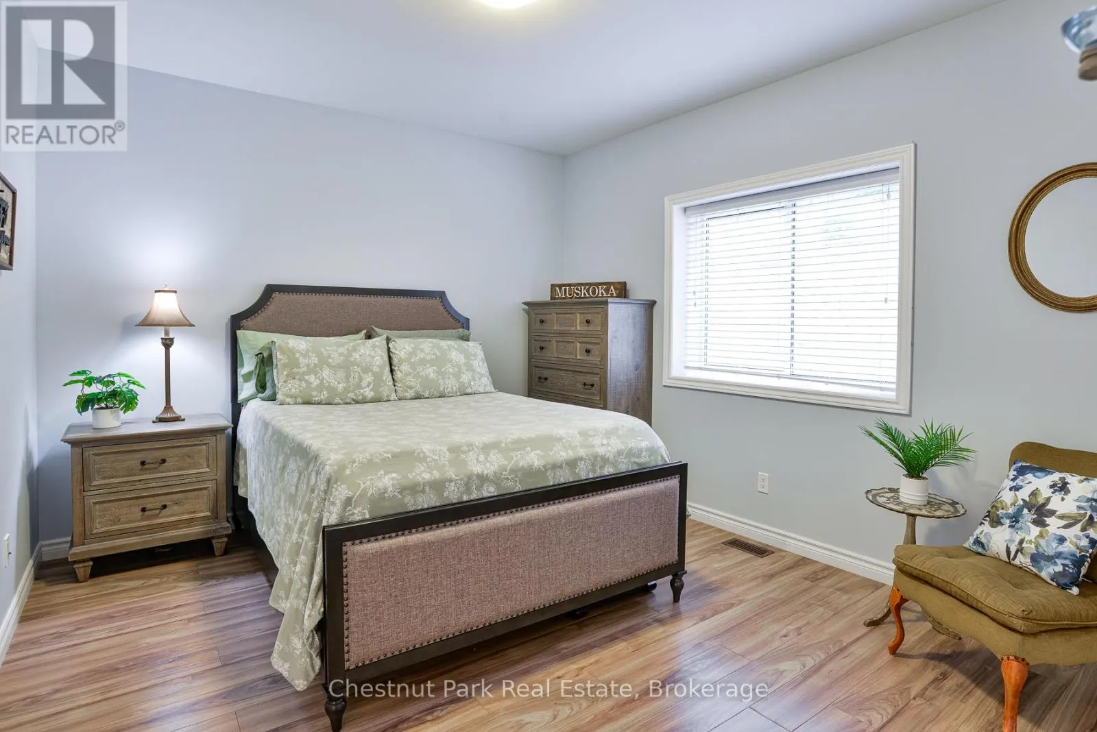 5 - 99 MAIN STREET W, #5