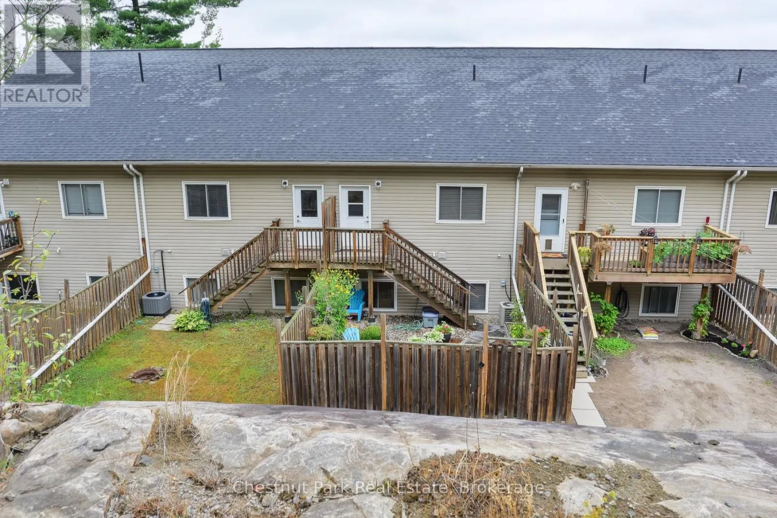 5 - 99 MAIN STREET W, #5