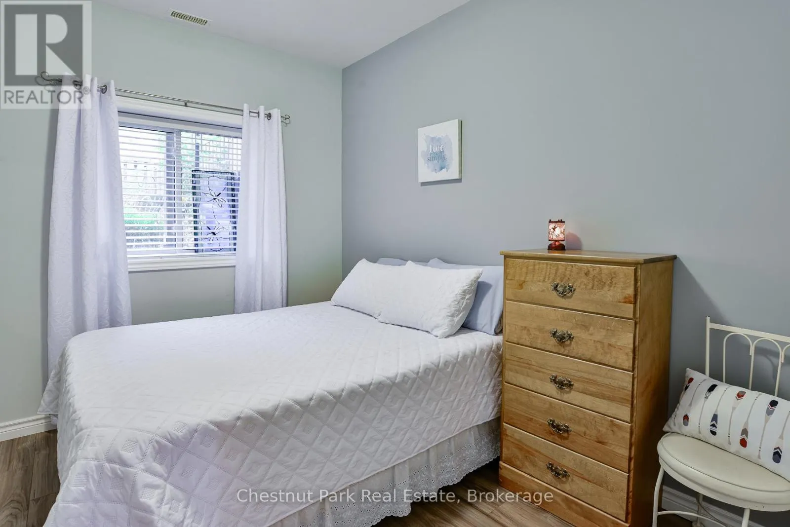 5 - 99 MAIN STREET W, #5