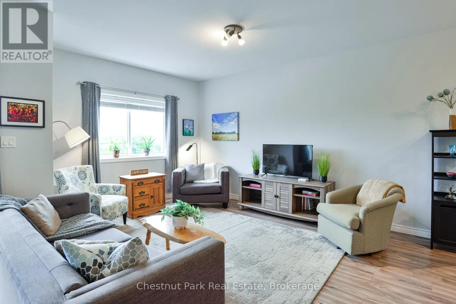 5 - 99 MAIN STREET W, #5