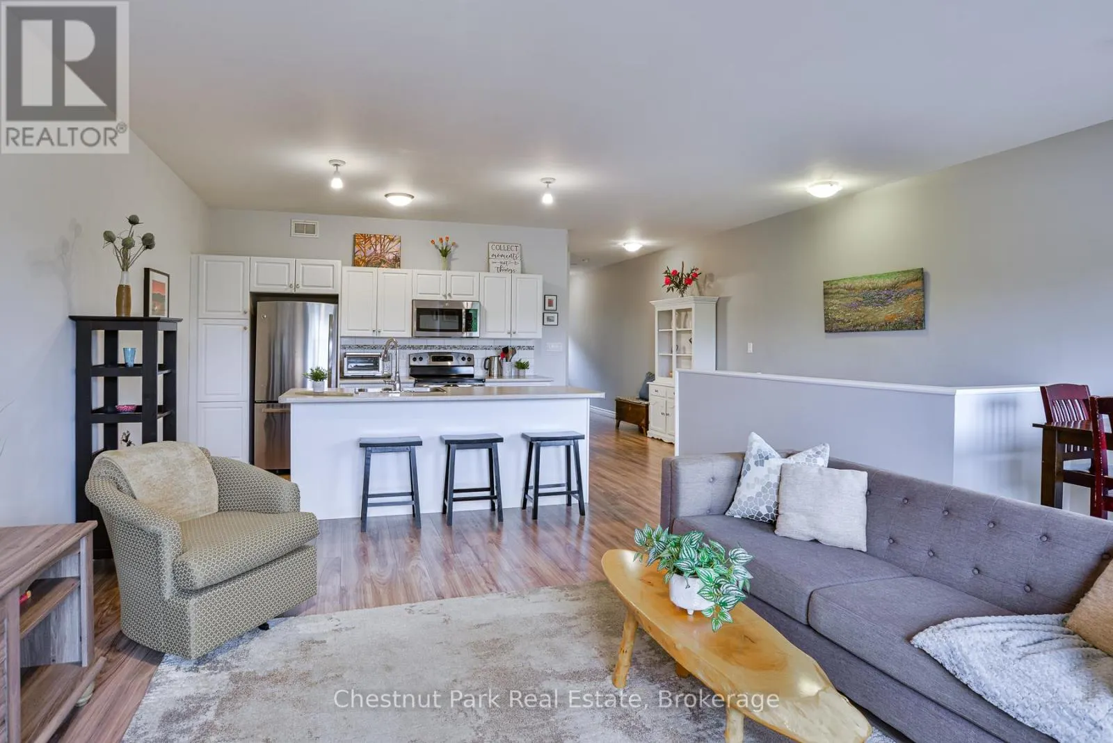 5 - 99 MAIN STREET W, #5