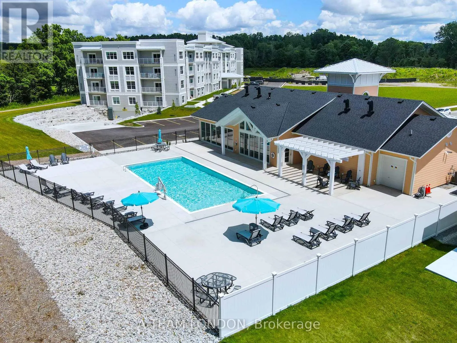 409 - 100 THE PROMENADE N, #409