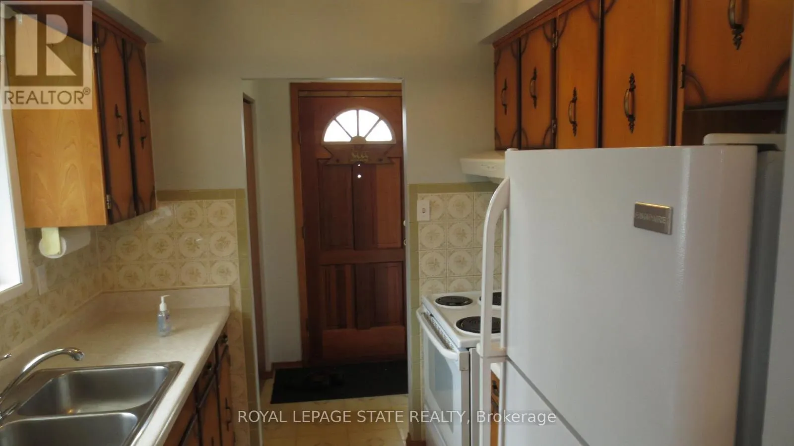 UPPER - 22 CATALINA DRIVE