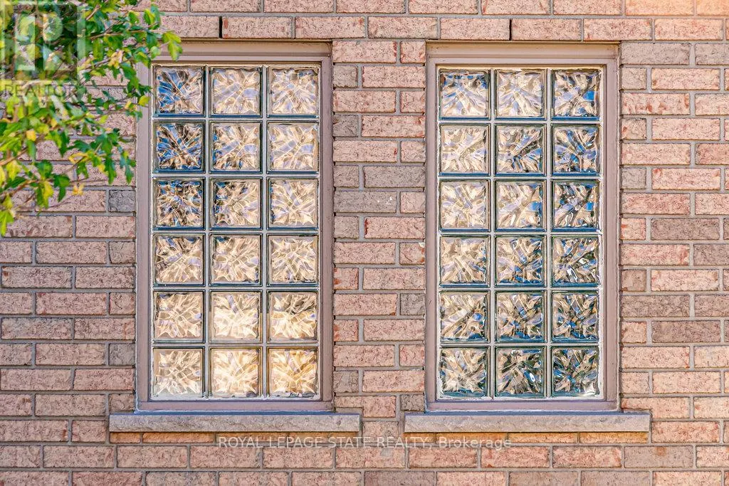 54 FALCONRIDGE DRIVE