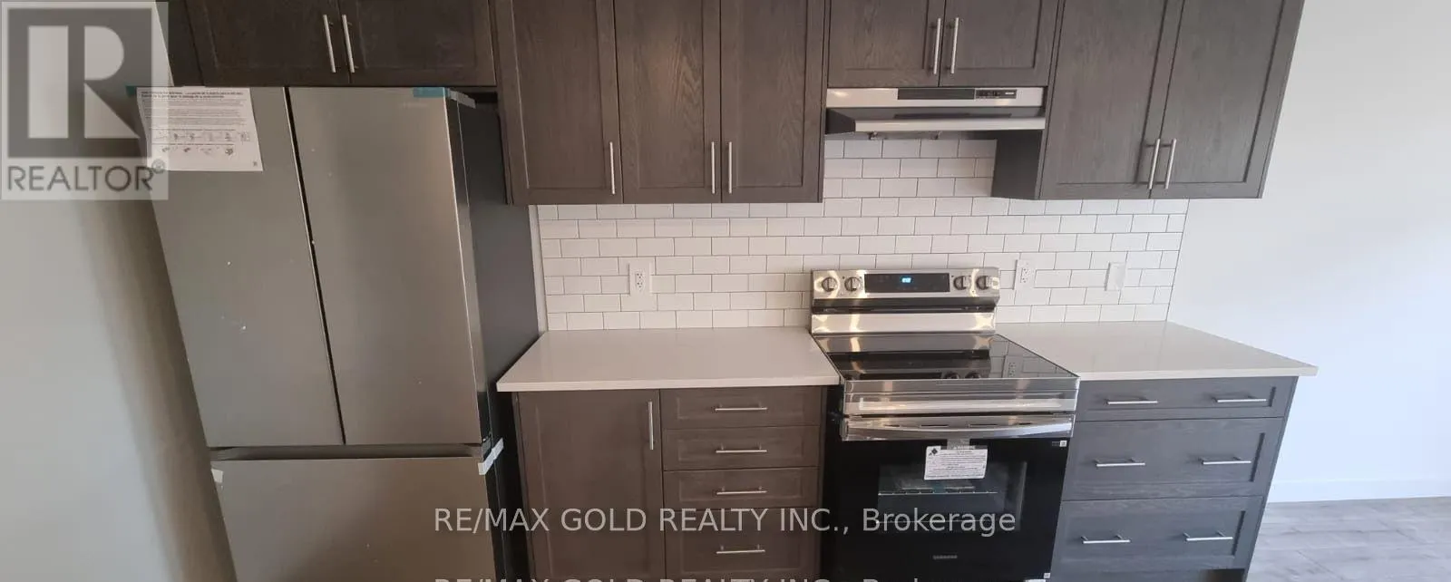 24 OAK FOREST COMMON CRESCENT