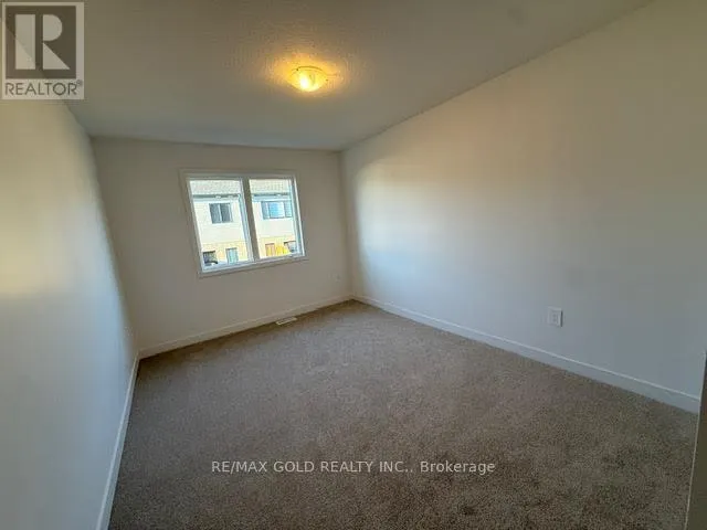 24 OAK FOREST COMMON CRESCENT