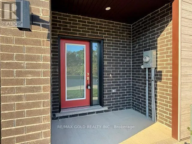 24 OAK FOREST COMMON CRESCENT