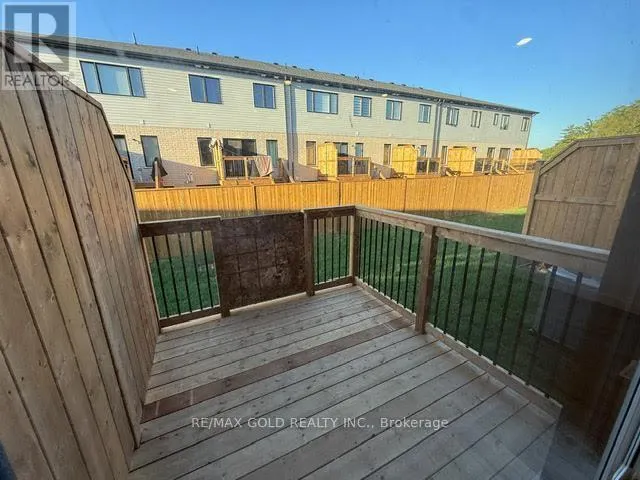 24 OAK FOREST COMMON CRESCENT