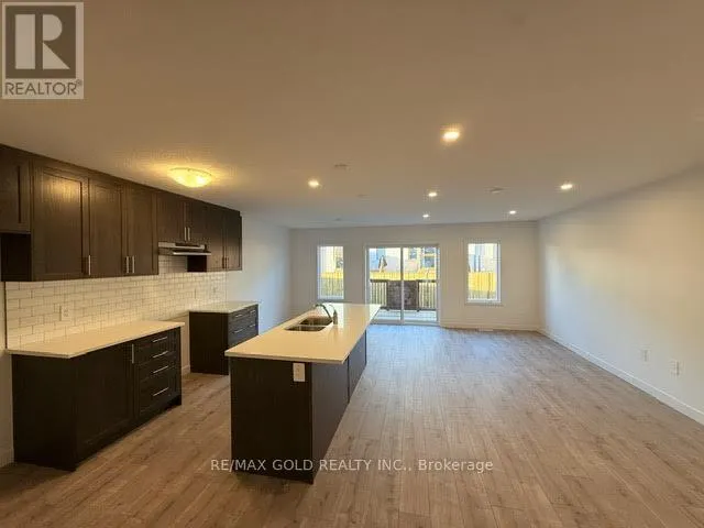 24 OAK FOREST COMMON CRESCENT