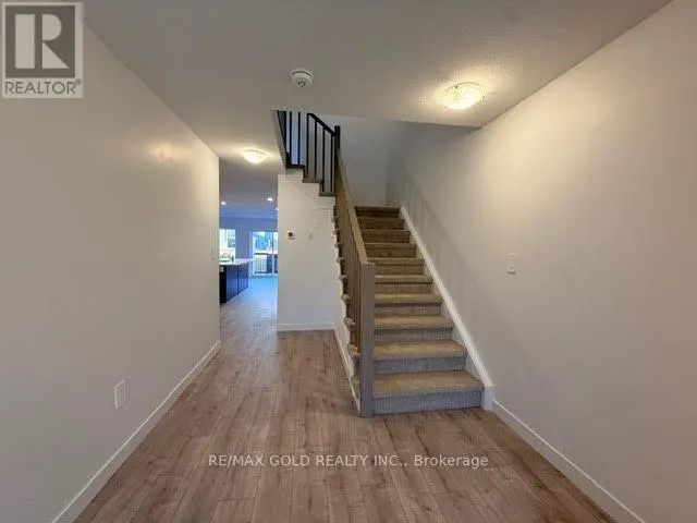 24 OAK FOREST COMMON CRESCENT