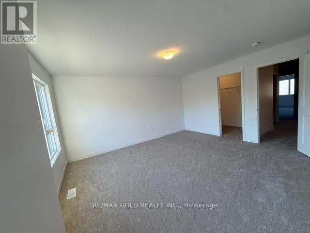 24 OAK FOREST COMMON CRESCENT