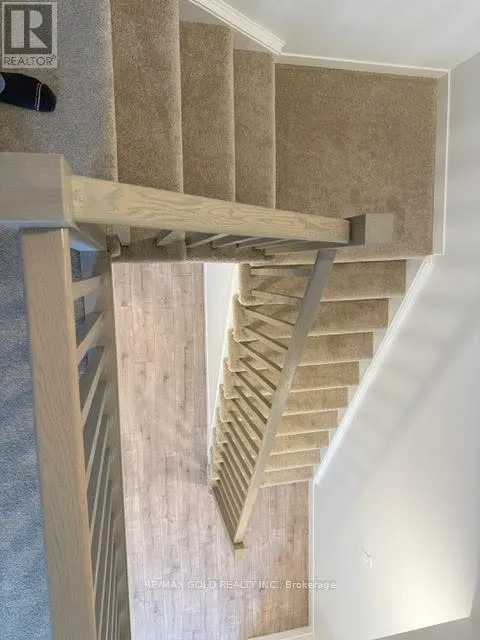 24 OAK FOREST COMMON CRESCENT