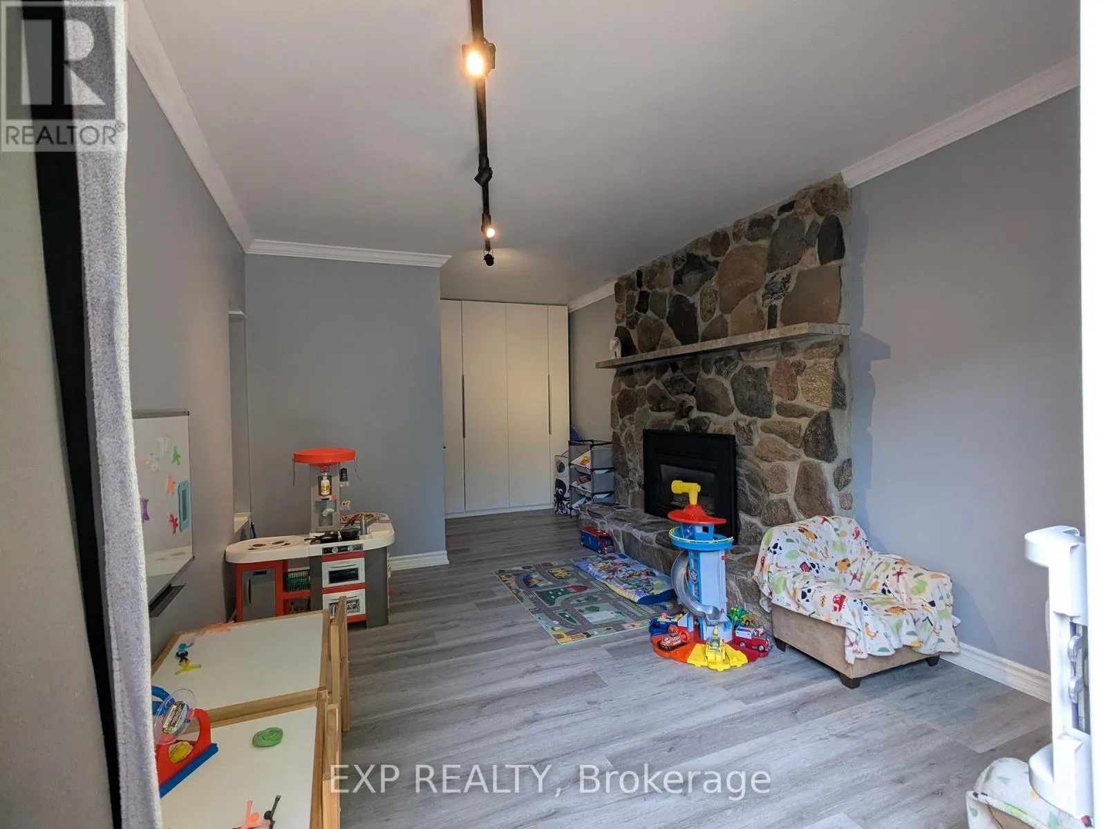 249 WHITELOCK STREET