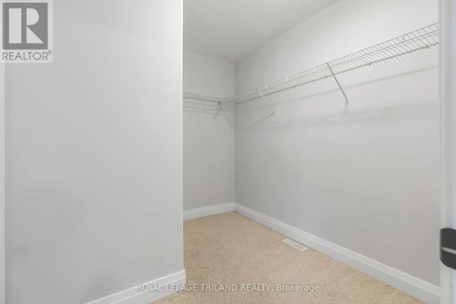 1091 UPPERPOINT AVENUE