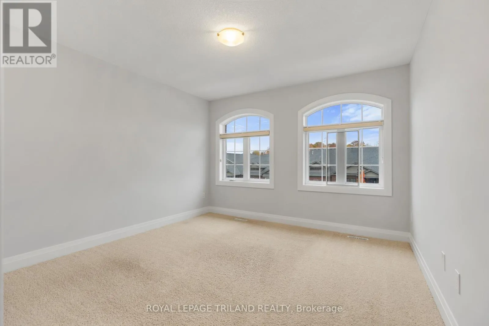 1091 UPPERPOINT AVENUE