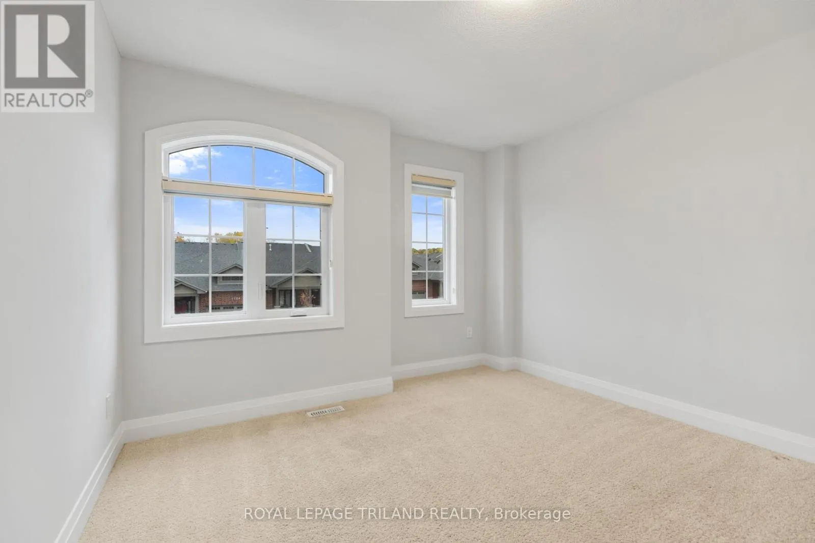 1091 UPPERPOINT AVENUE