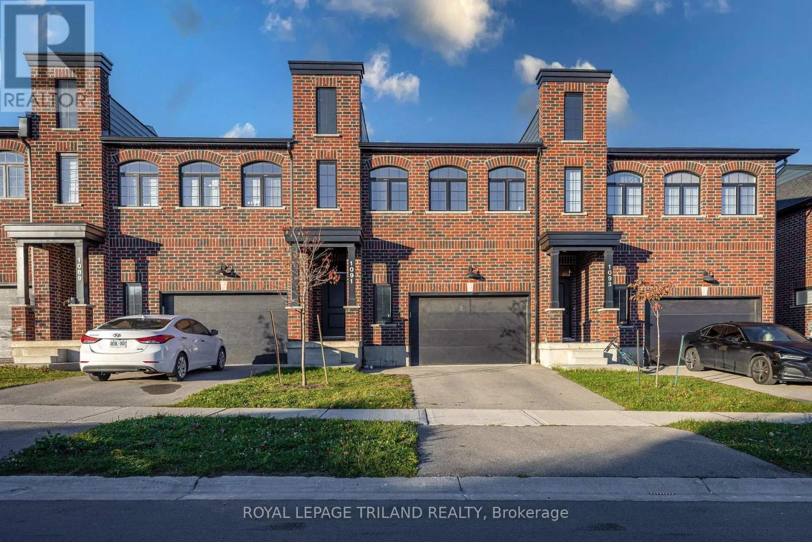 1091 UPPERPOINT AVENUE