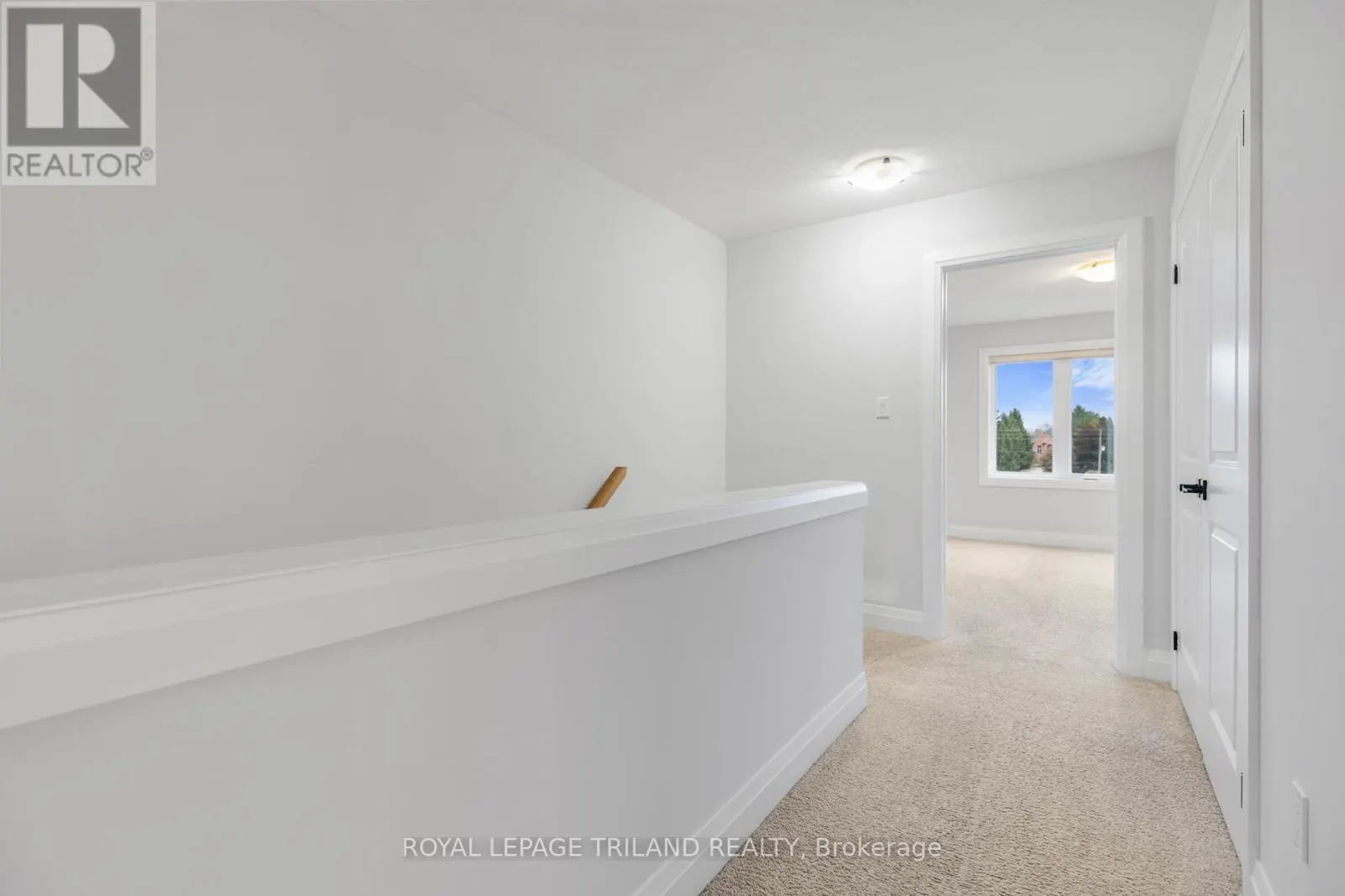 1091 UPPERPOINT AVENUE