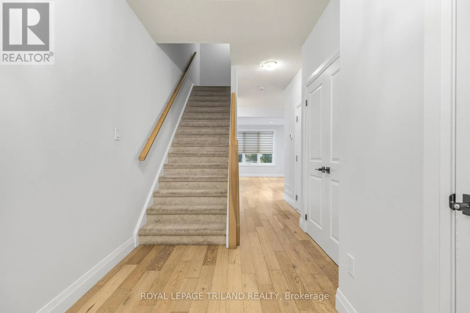 1091 UPPERPOINT AVENUE