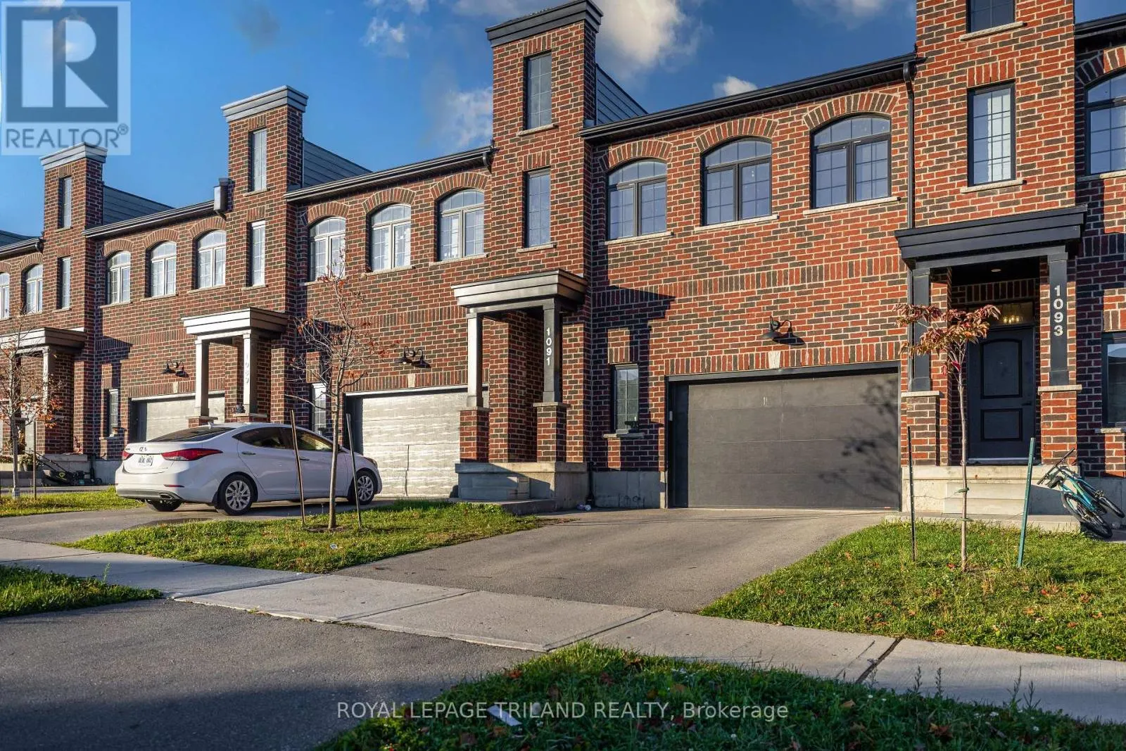 1091 UPPERPOINT AVENUE