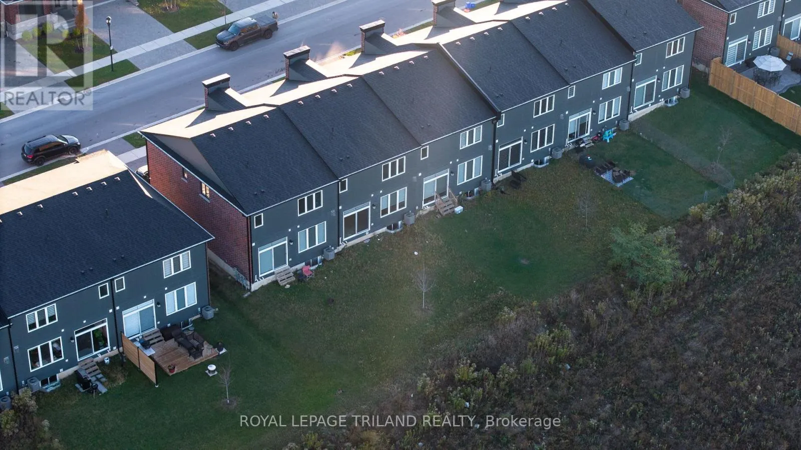 1091 UPPERPOINT AVENUE