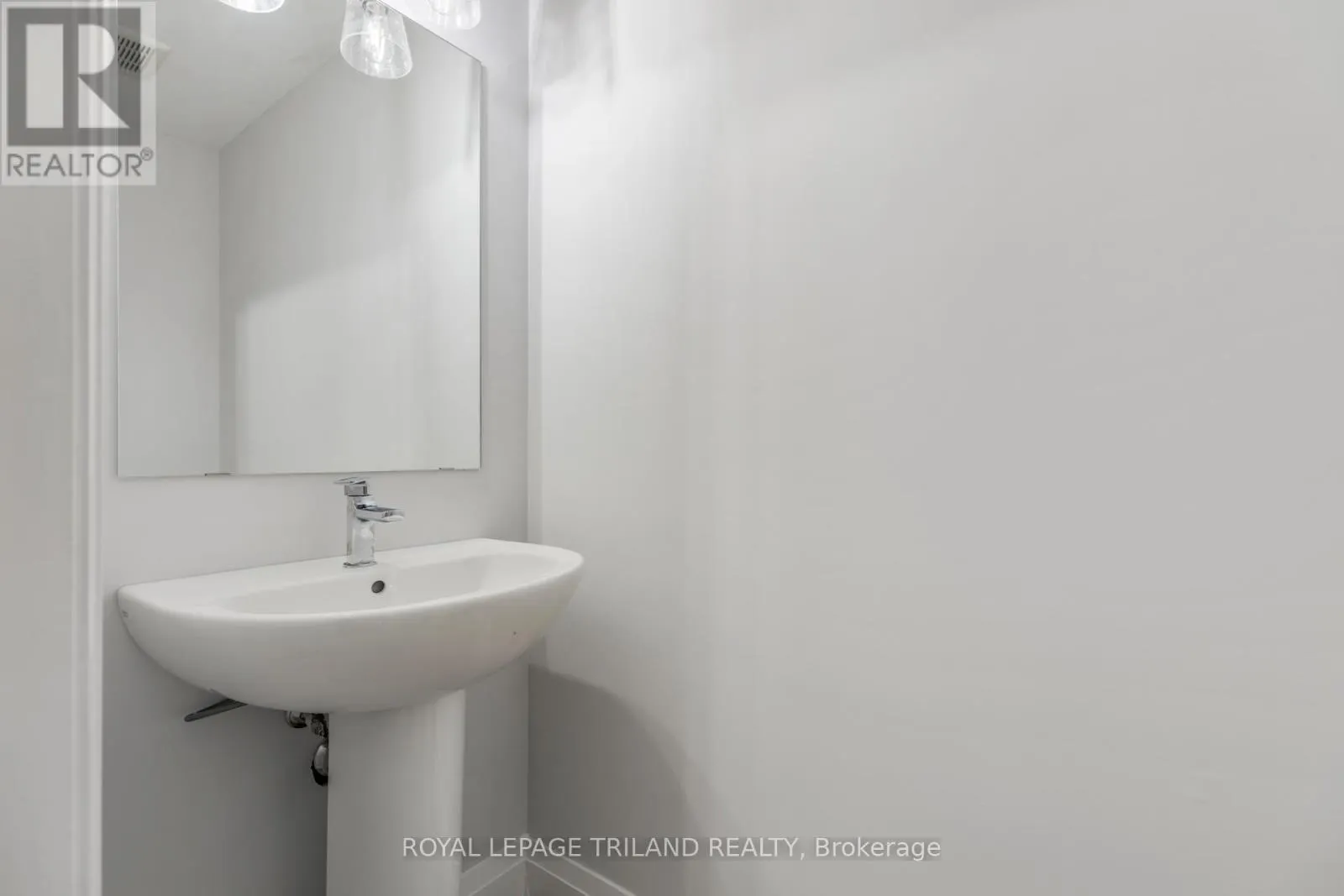 1091 UPPERPOINT AVENUE