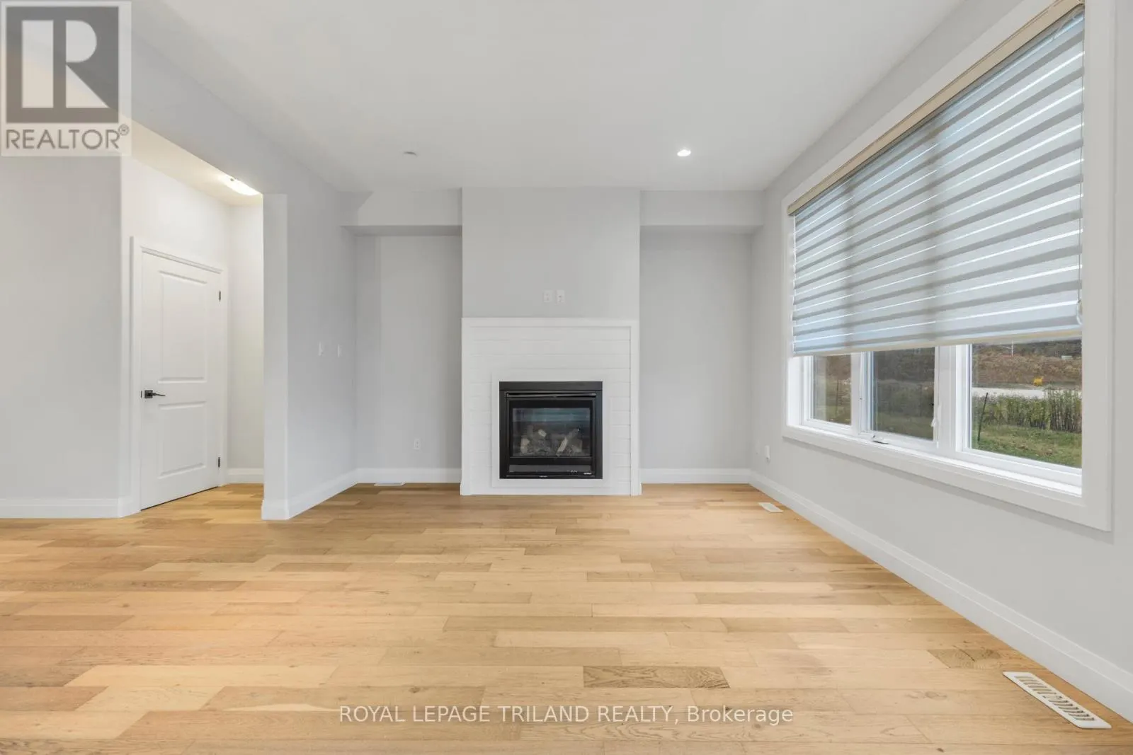 1091 UPPERPOINT AVENUE