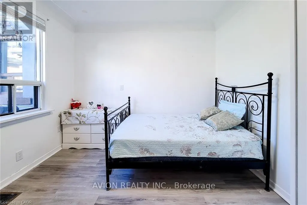 1 - 26 BARTON STREET W