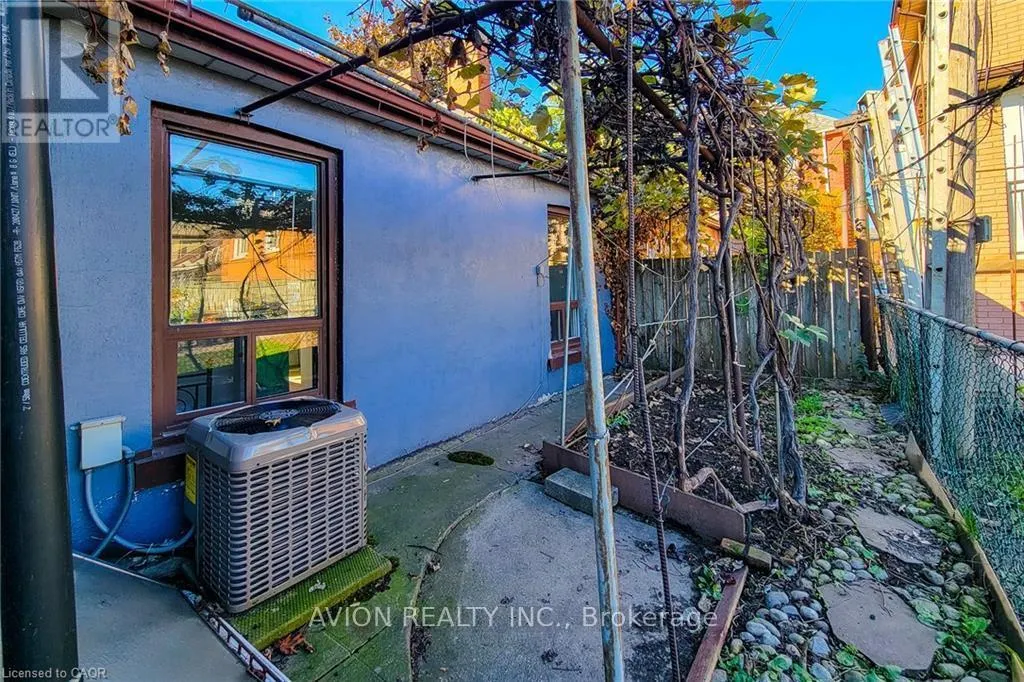 1 - 26 BARTON STREET W