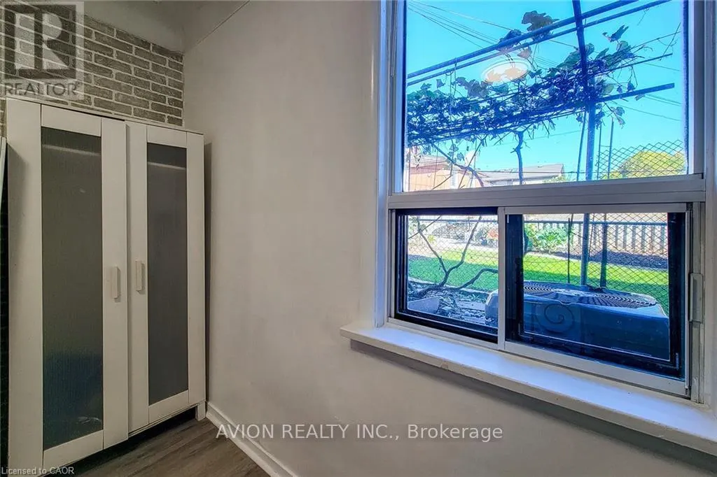 1 - 26 BARTON STREET W